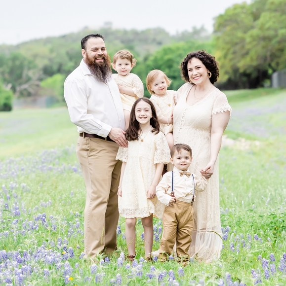 Meet your Posher, Lauren - Picture 2 of 7